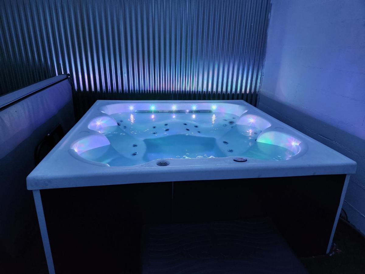 Gite De Charme Proche Loire A Velo Avec Jacuzzi Privatif Savonnières Exteriör bild